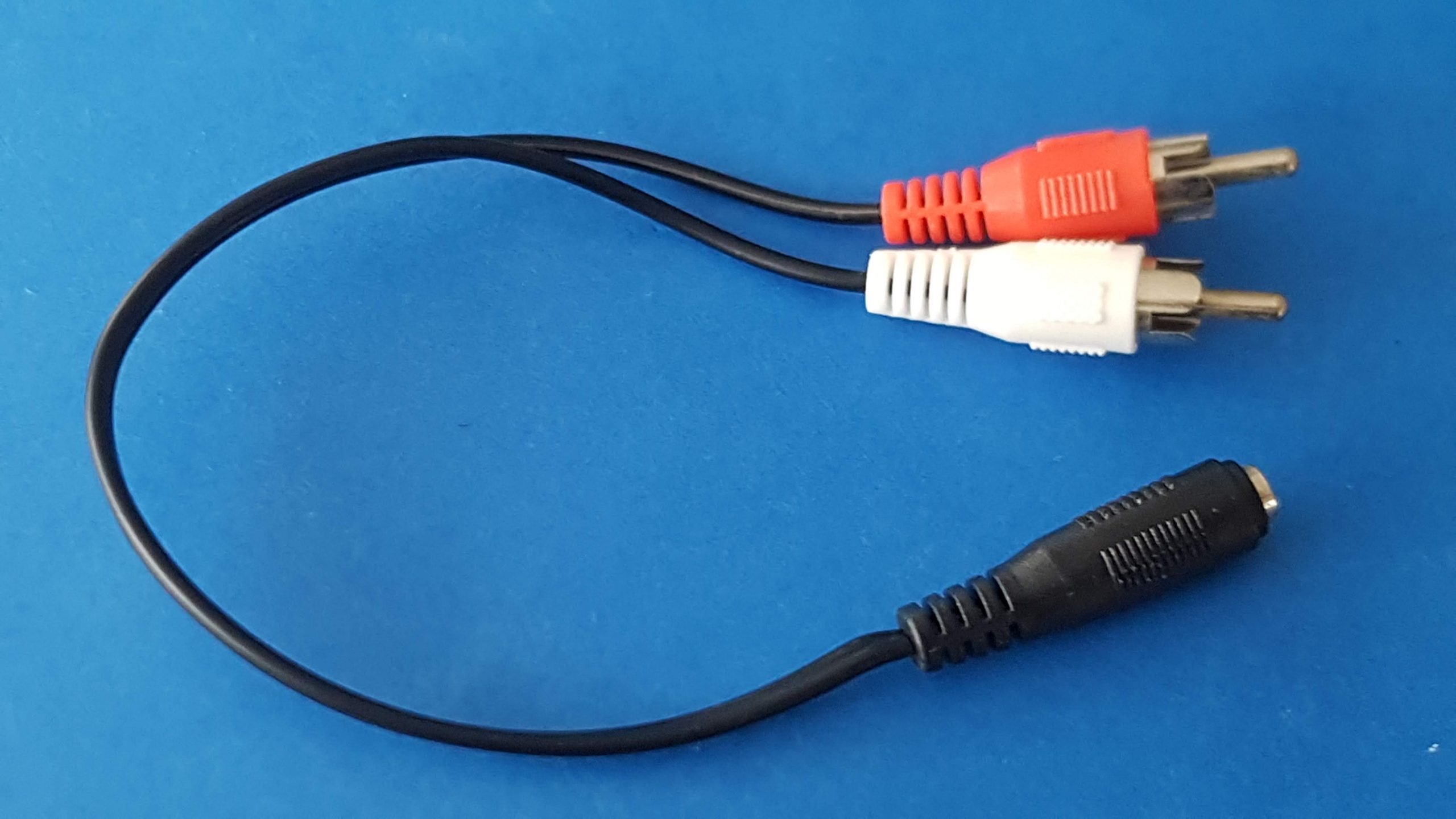 3,5mm Jackkupplung auf 2x Chinch (RCA) Stecker Kabel 30cm