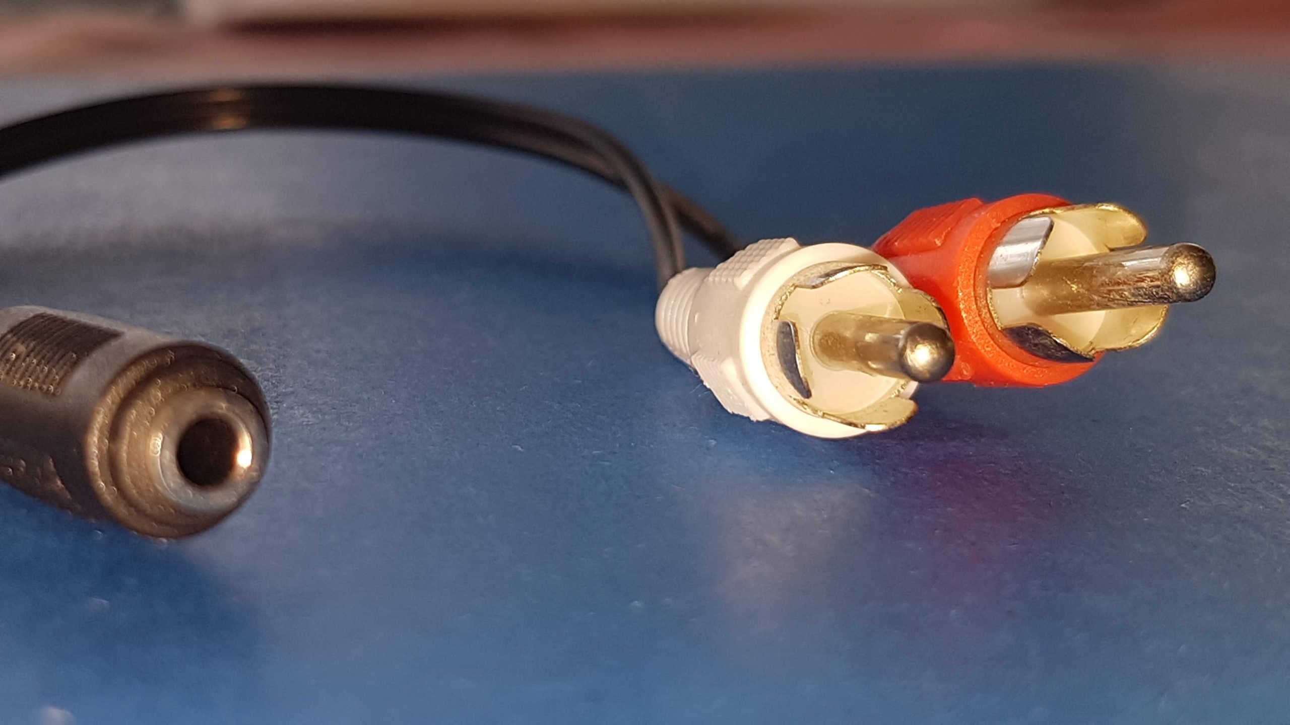 3,5mm Jackkupplung auf 2x Chinch (RCA) Stecker Kabel 30cm